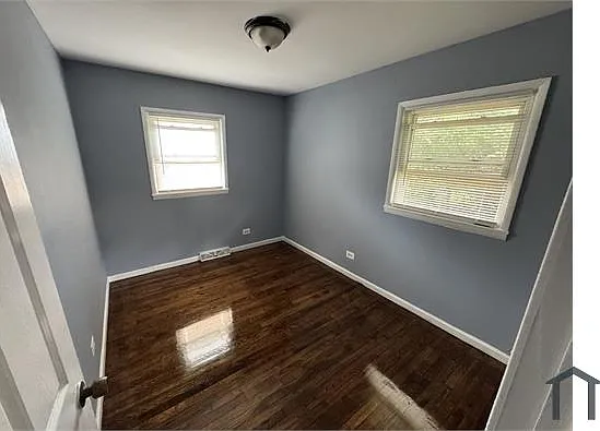 13217 S Rhodes Ave — Photo 3
