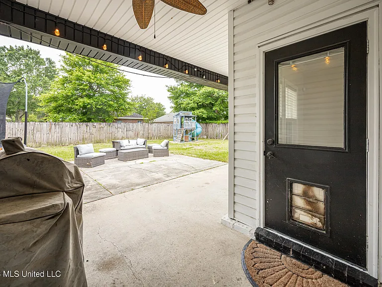 15208 Lisa Dr — Photo 54