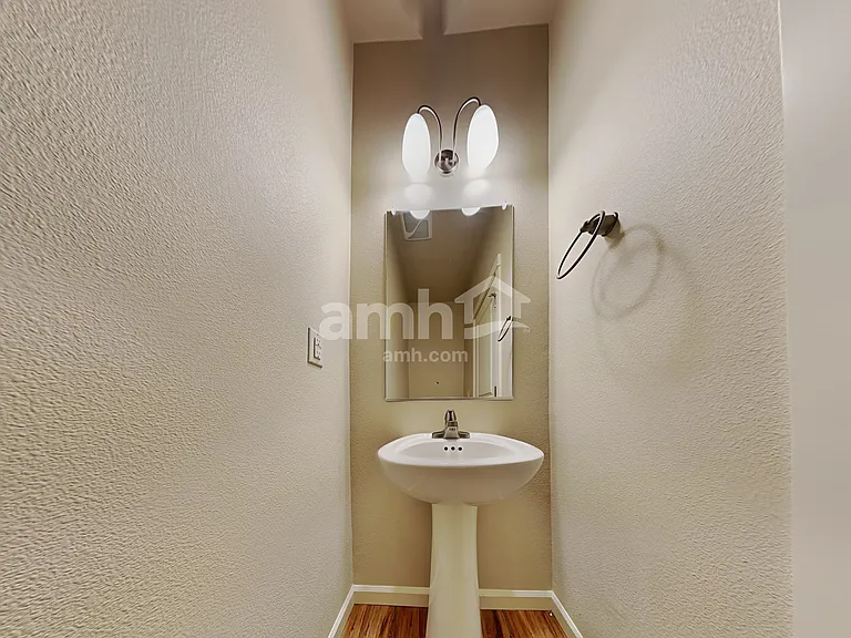 3208 NE 75th Way — Photo 9