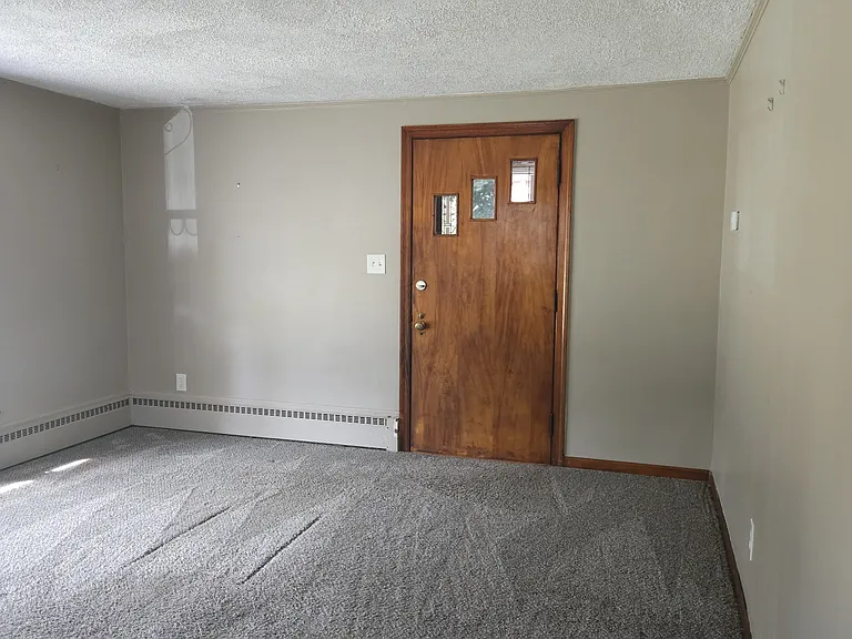 3251 Darrow Rd — Photo 3