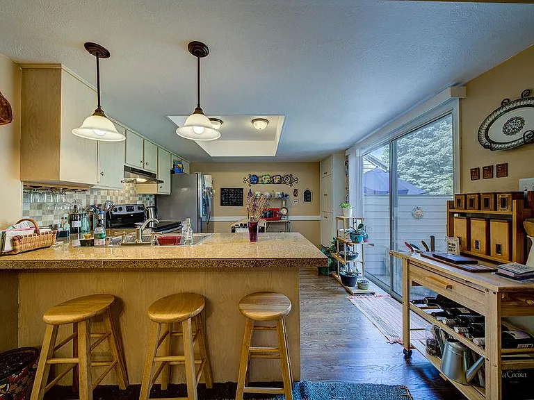 434 Cobblestone Dr — Photo 7