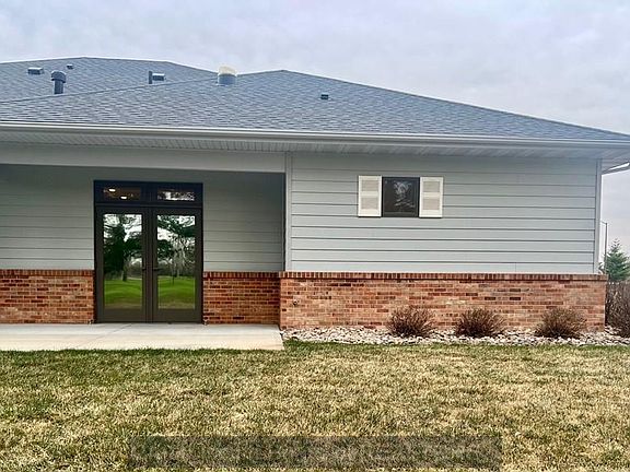 5th image of 440 S Woodland Dr