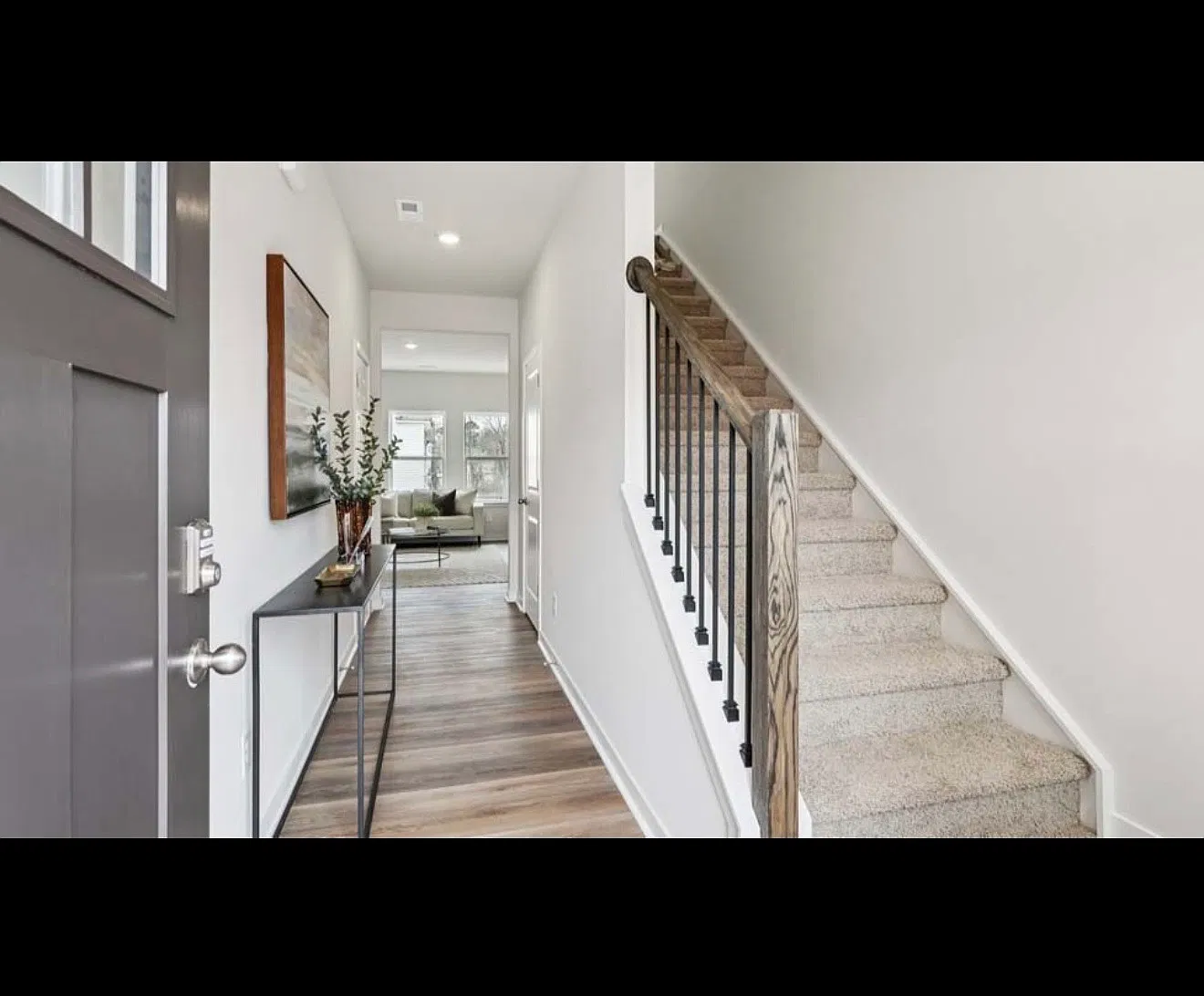 3 bed, 2.5 bath, 1749 sqft, $2,000 — Photo 2