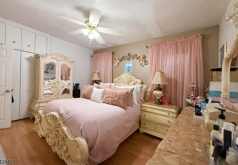 19 Burgess Pl — Photo 15