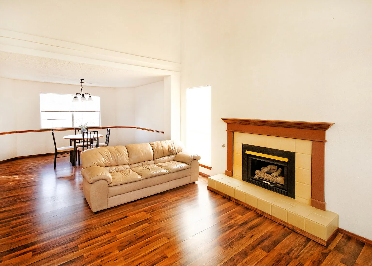 4 bed, 2.5 bath, 2205 sqft, $2,195 — Photo 3