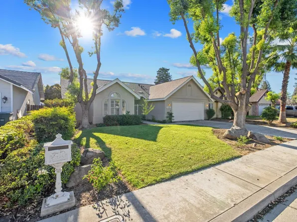 1123 N Crenshaw St, Visalia, CA 93291