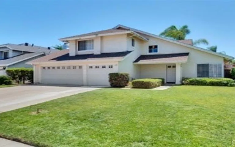 338 Holiday Way — Photo 4