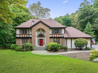 135 Moffat Rd, Nelsonville, NY 10516