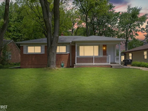 33858 Orangelawn St, Livonia, MI 48150