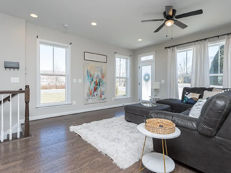 3381 Monterey Dr — Photo 9