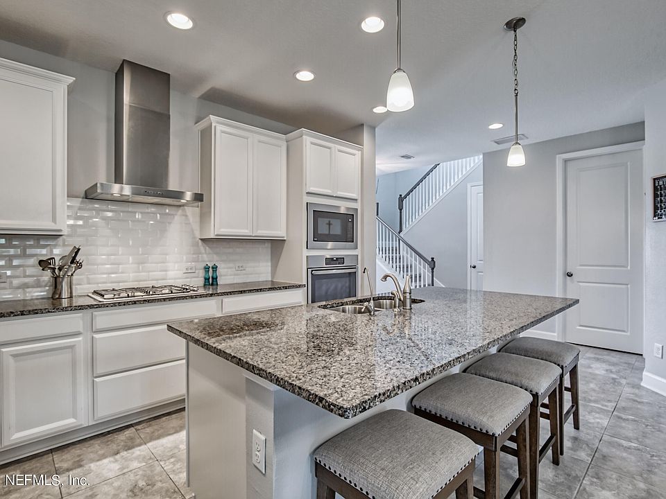 1st image of 176 Dalton Cir