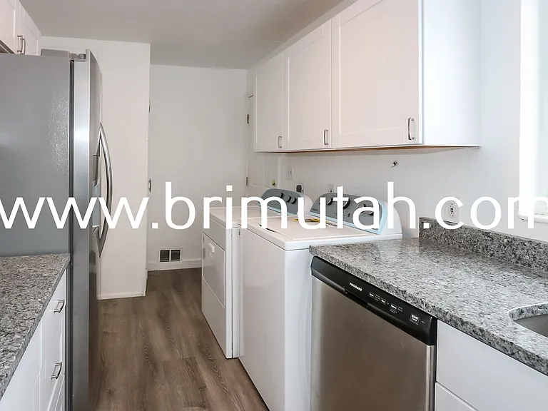 5856 S 157 W — Photo 8