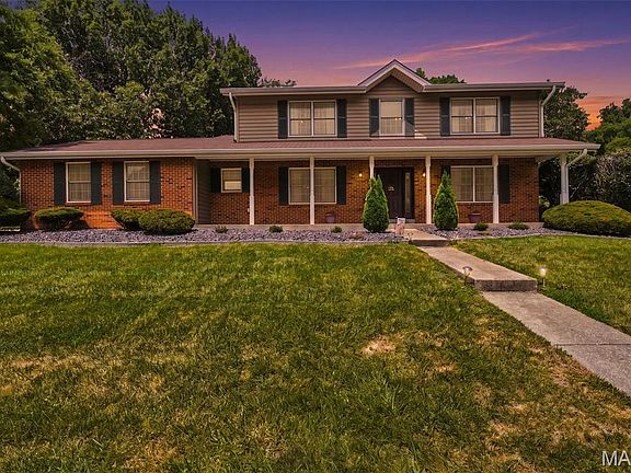 3rd image of 3065 Winding River Dr
