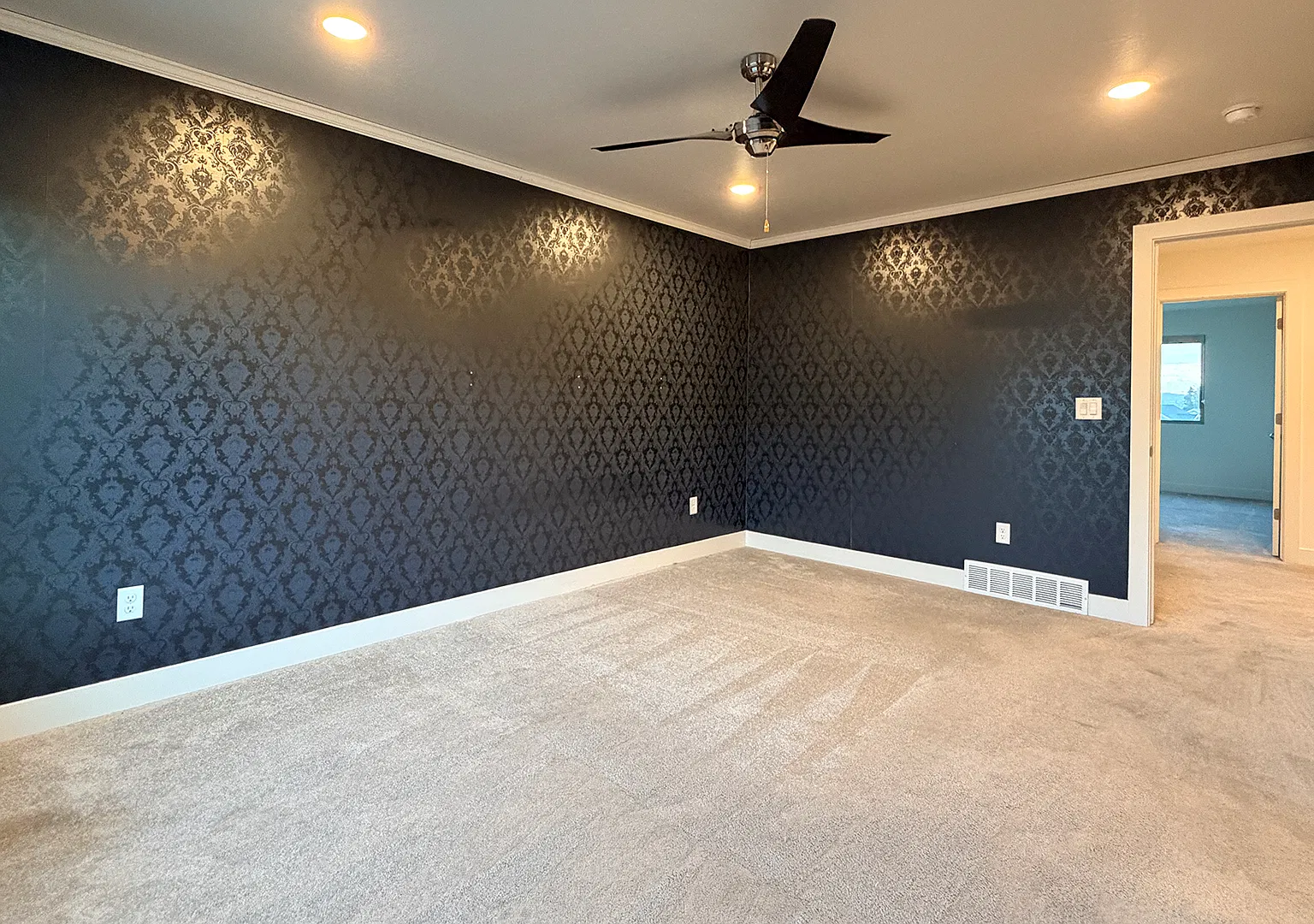 5 bed, 3.5 bath, 2600 sqft, $2,500 — Photo 1