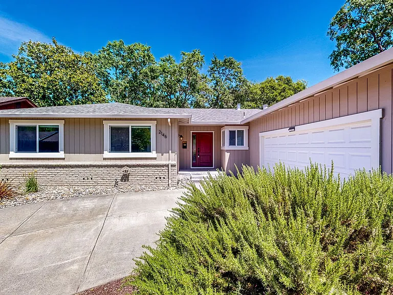2146 Rivera Dr — Photo 4