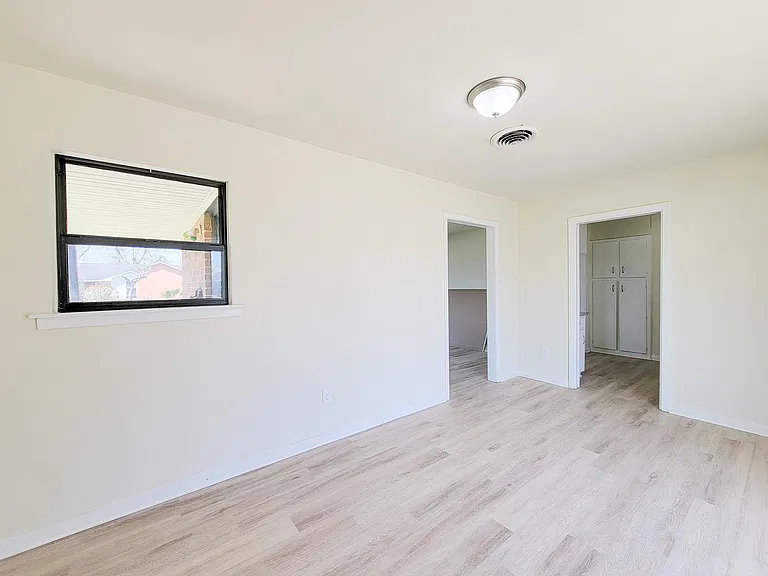 133 S Yaupon St — Photo 6