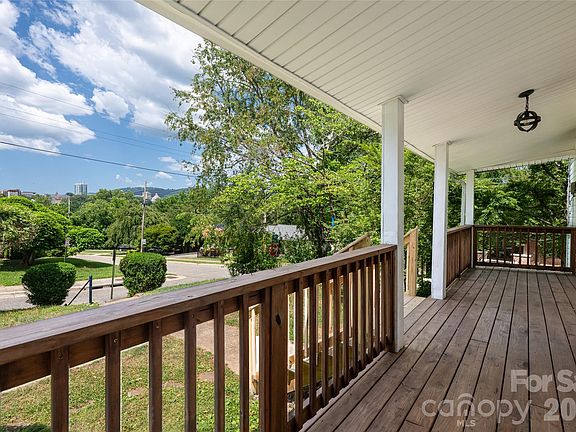 3rd image of 30 Bartlett St