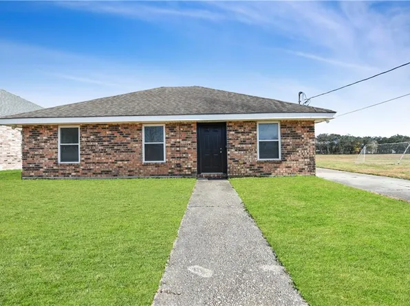 1913 Joseph Dr, Saint Bernard, LA 70085