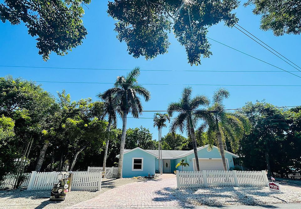 FROMT OF HOME ON TRIPLE LOT
