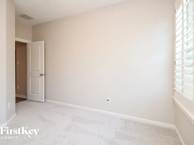 142 Scarlet Maple Ct — Photo 12