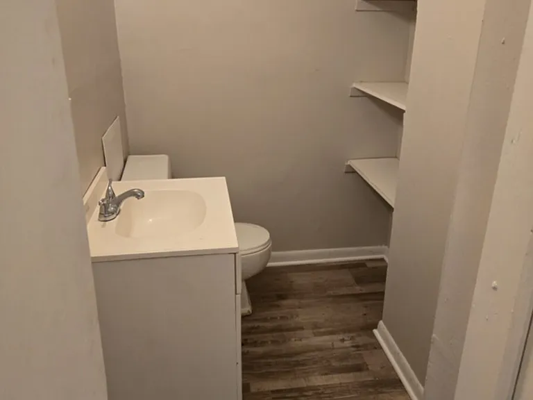 1200 Lake Dr #B — Photo 9