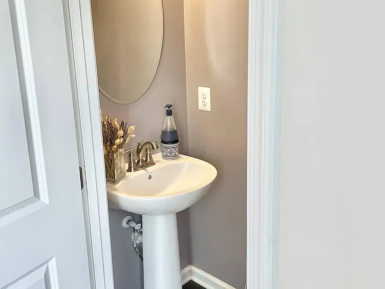 3634 Commodore Joshua Barney Dr NE — Photo 31