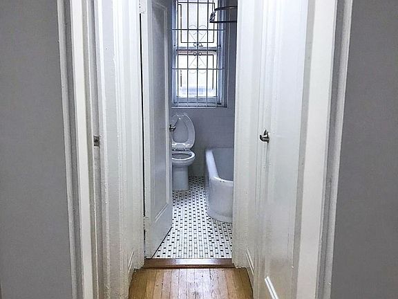 5th image of 29 5th Ave APT 2B