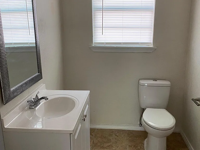 1006 W Owing St — Photo 13