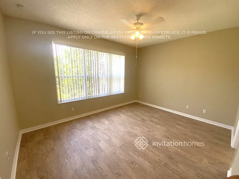 528 Wexford Dr — Photo 6
