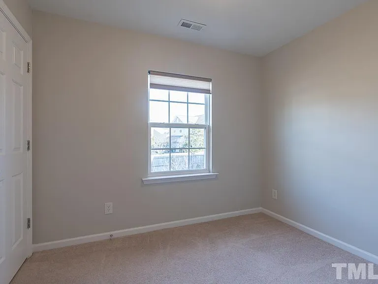 401 Wellspring Dr — Photo 29