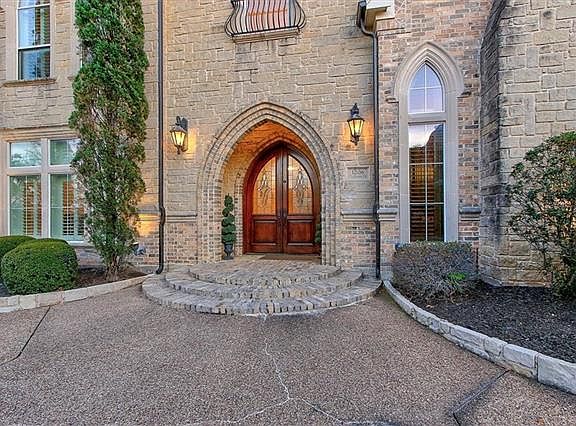 3rd image of 1206 Clubhouse Ct