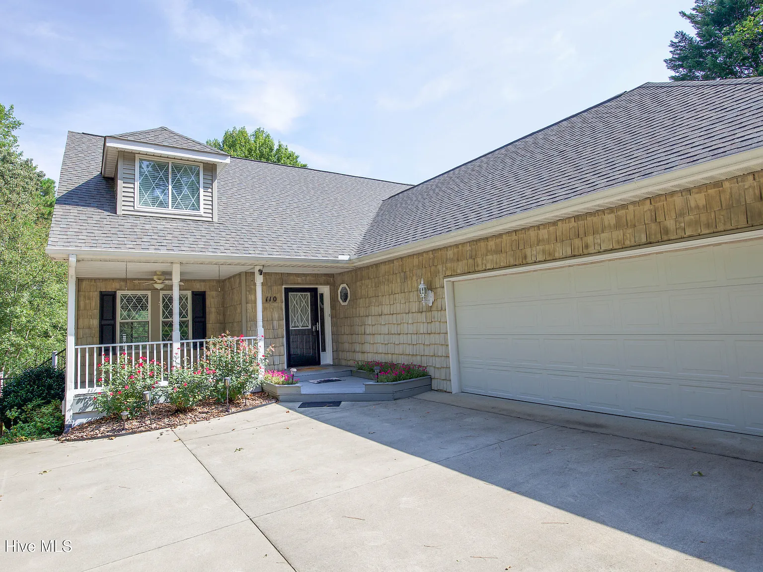 3 bed, 3.0 bath, $2,900 — Photo 4