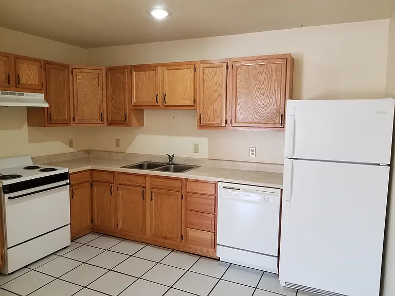 125 Townsgate Plz #B — Photo 16