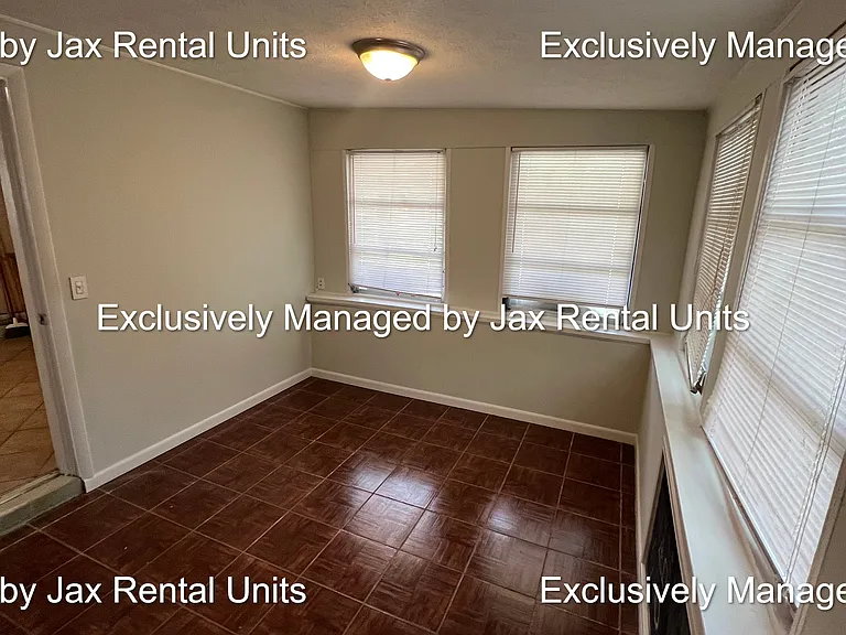628 Meteor St — Photo 14