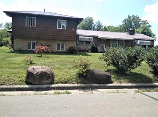 15 Maple St, Delaware, OH 43015