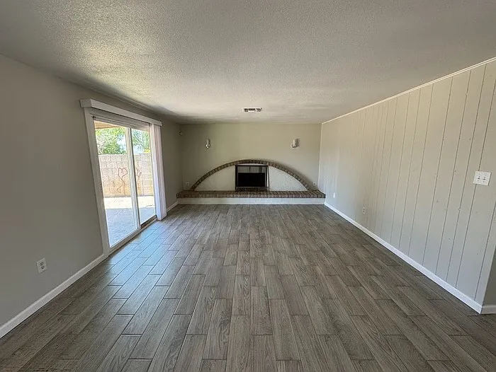 7361 W Coronado Rd — Photo 7