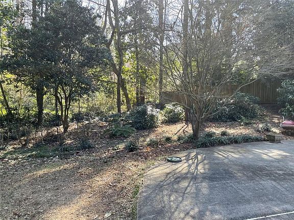 4th image of 190 Putnam Cir NE #2400