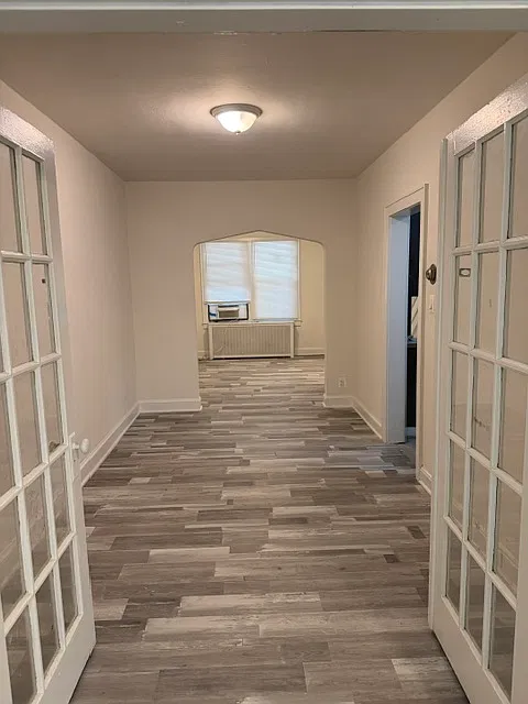 3 bed, 1.5 bath, 1240 sqft, $3,700 — Photo 2