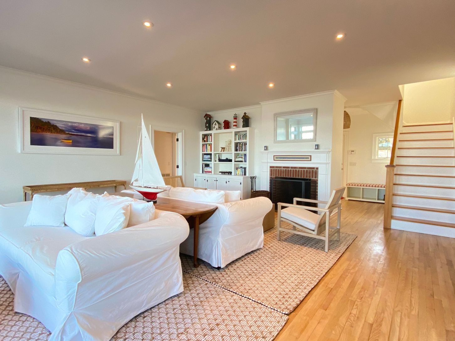  Living Room w. Fireplace

