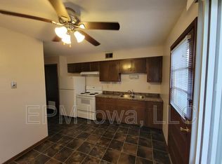 1112 Oakland Rd NE #10, Cedar Rapids, IA 52402