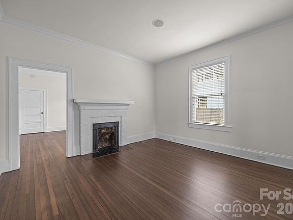 4th image of 1508 Thomas Ave