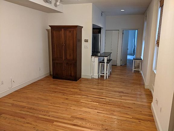 3rd image of 1626 Green St #2B