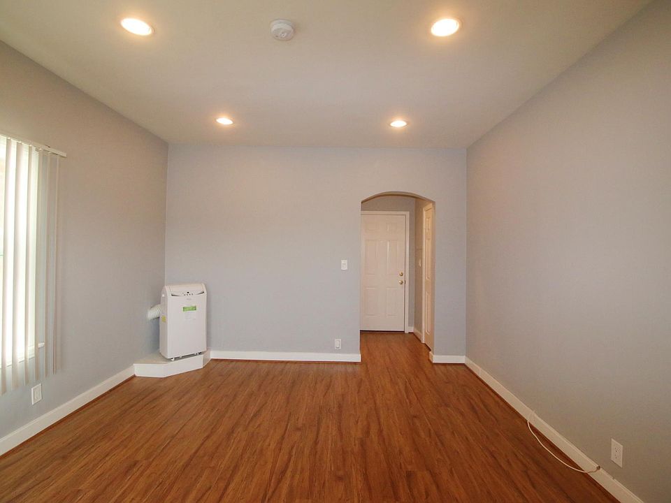 1st image of 777 S Westmoreland Ave APT 406
