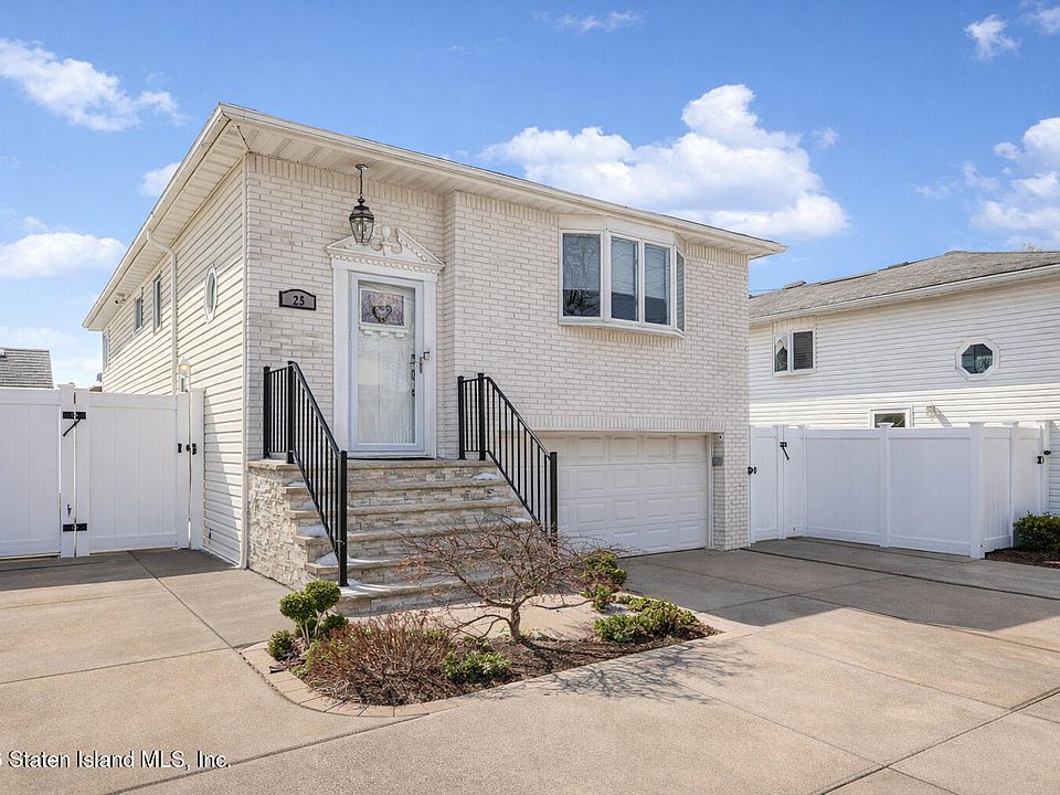 1st image of 25 Bamberger Ln