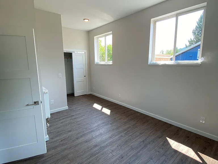 350 Oak St — Photo 7