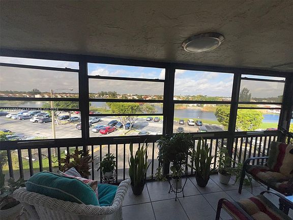 4th image of 1350 SW 122nd Ave APT 412