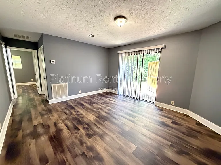 1512 Waverly Way #D3 — Photo 8