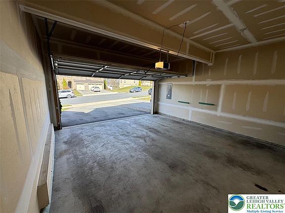 3rd image of 1477 Tarpan Ln