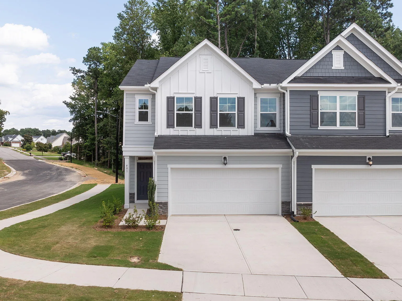 3 bed, 2.5 bath, 1684 sqft, $2,395 — Photo 2