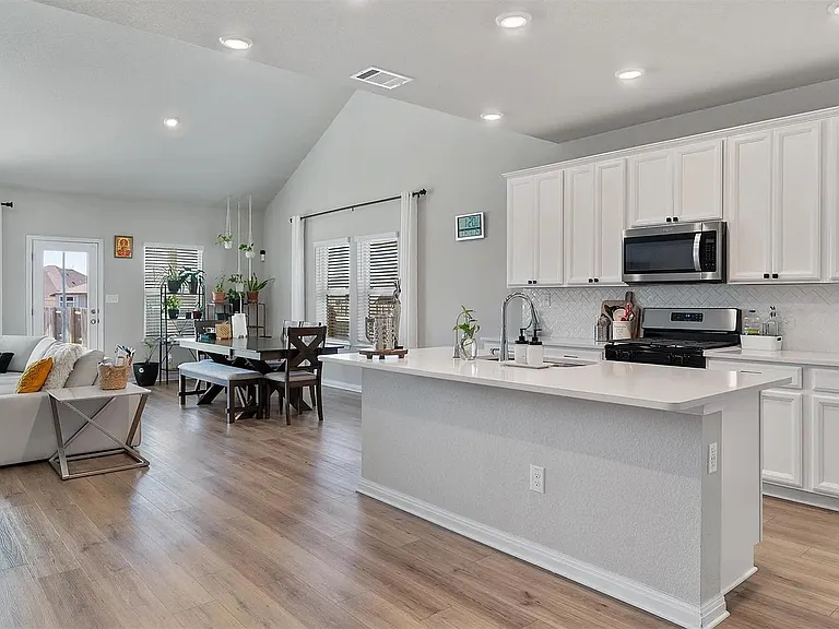 14501 Bryce Ln — Photo 4